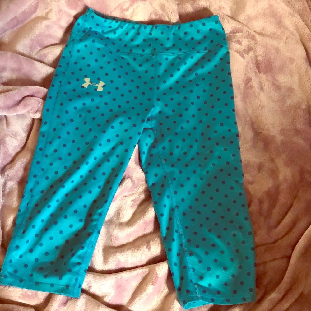 Blue Polkadotted under armor capris